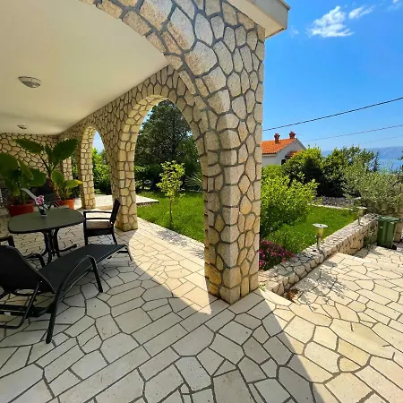 Apartments Sams Novi Vinodolski Exterior photo