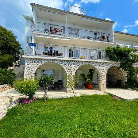 Apartments Sams Novi Vinodolski Exterior photo