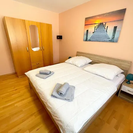Apartments Sams Novi Vinodolski Exterior photo